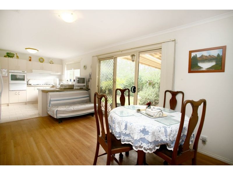 11 Donegal Way, Hampton Park VIC 3976