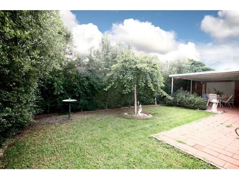 11 Donegal Way, Hampton Park VIC 3976