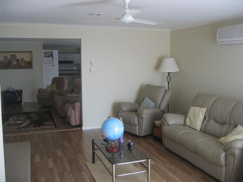 24 Rendell Place, Hampton Park VIC 3976