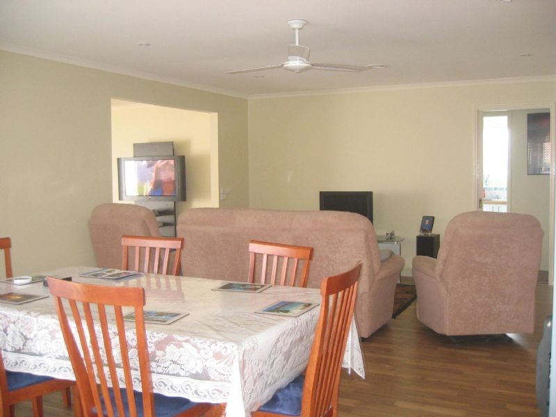 24 Rendell Place, Hampton Park VIC 3976