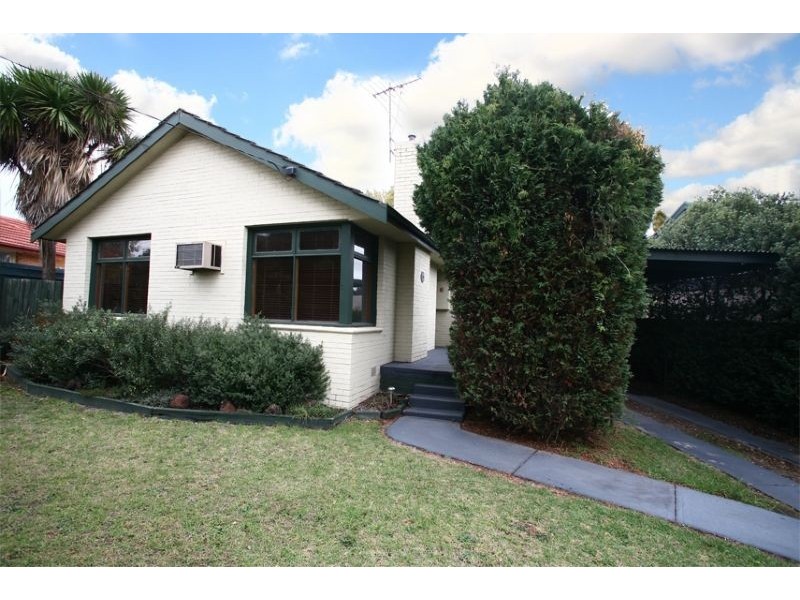 5 The Fairway, Hampton Park VIC 3976