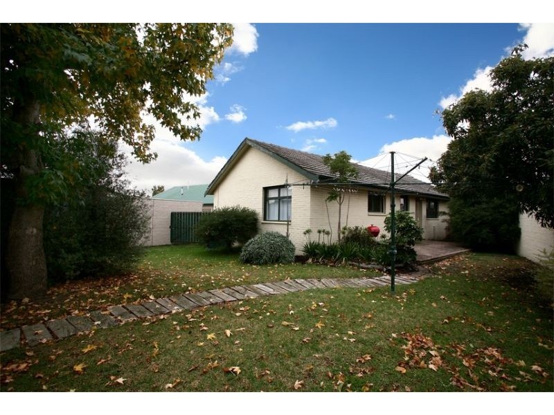 5 The Fairway, Hampton Park VIC 3976