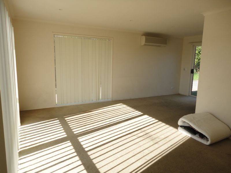 1/40 Kirkwood Crescent, Hampton Park VIC 3976