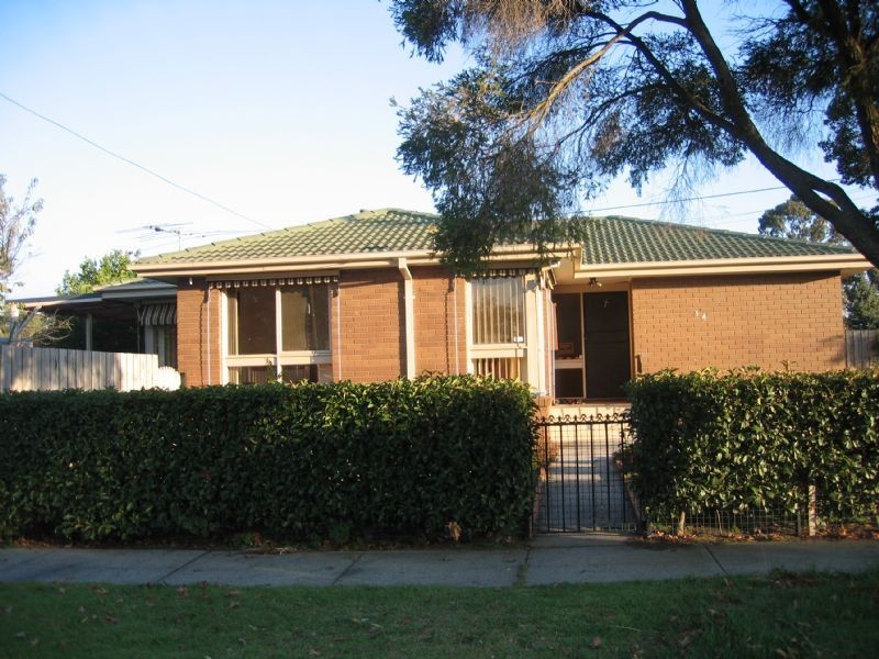 34 Winnima Avenue, Hampton Park VIC 3976