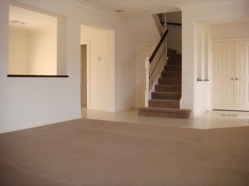 2/135 Hinrichsen Drive, Hallam VIC 3803