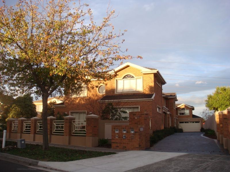 2/135 Hinrichsen Drive, Hallam VIC 3803