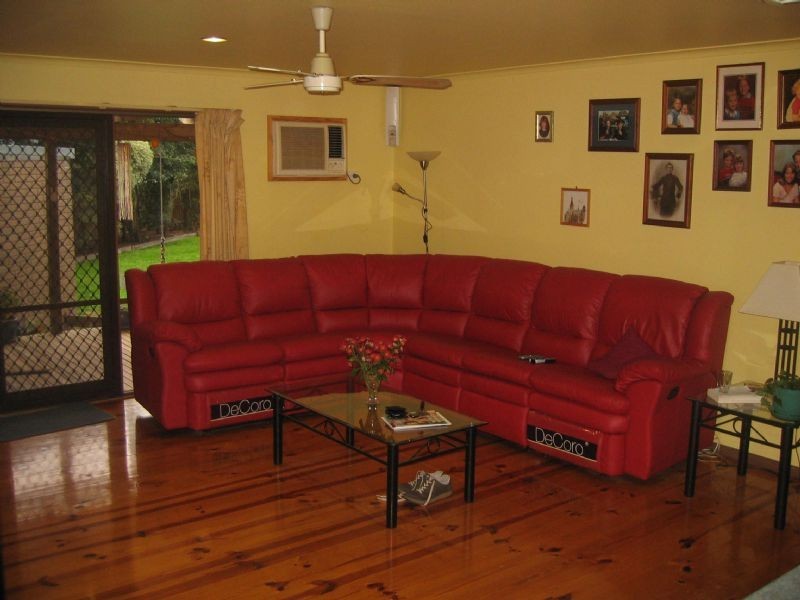 8 Denver Court, Hampton Park VIC 3976