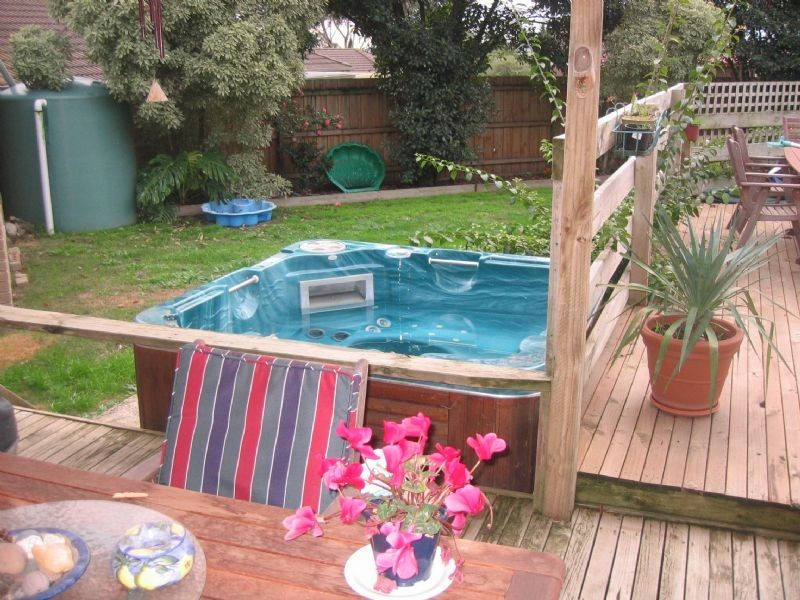 8 Denver Court, Hampton Park VIC 3976