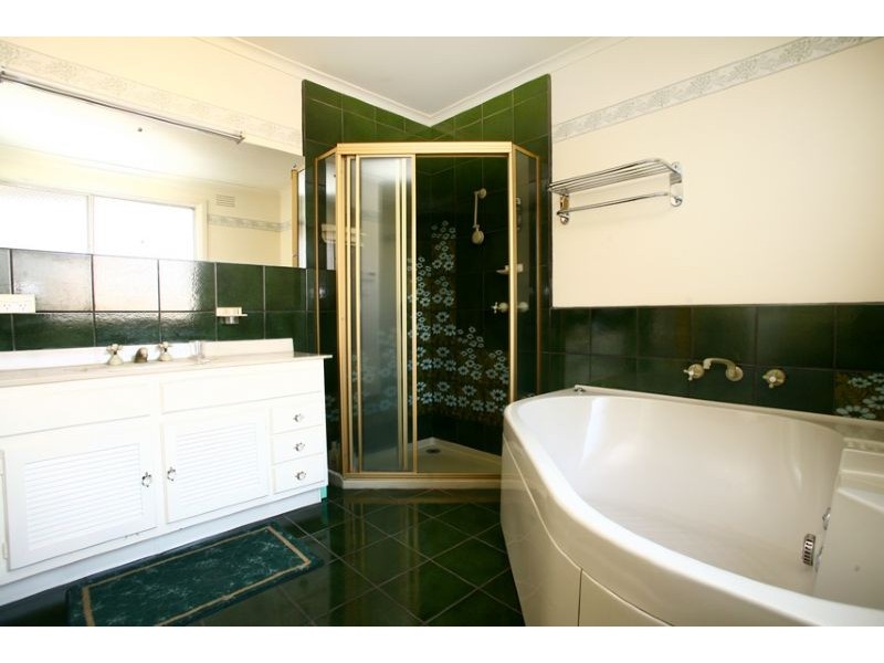 33 Parkland Avenue, Hampton Park VIC 3976