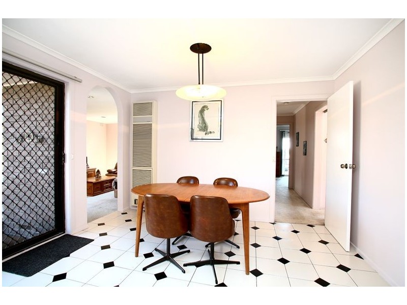 26 Oaktree Drive, Hampton Park VIC 3976