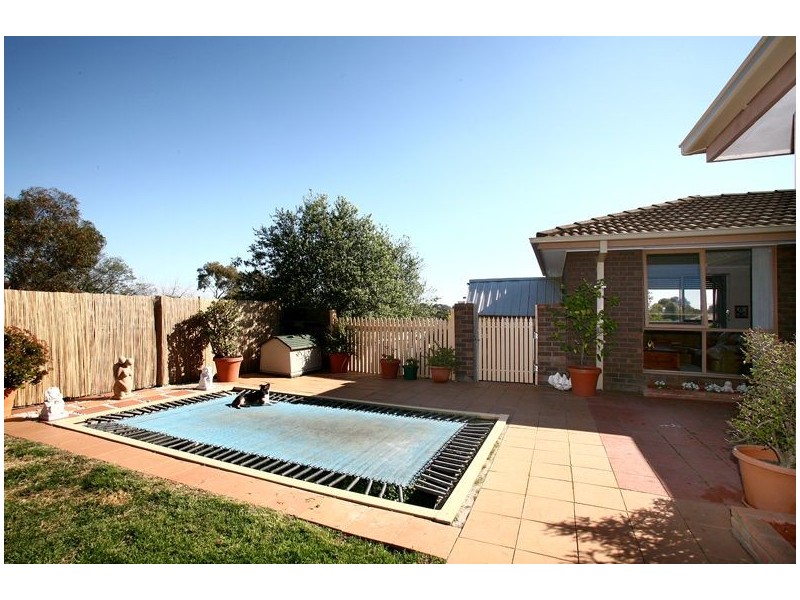 26 Oaktree Drive, Hampton Park VIC 3976