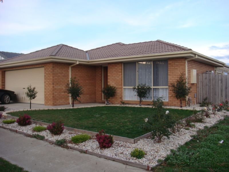 8 Jammon Close, Hampton Park VIC 3976