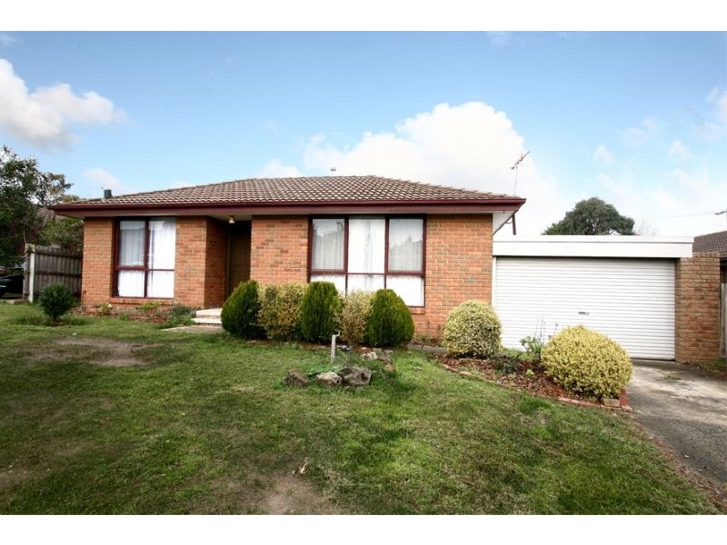 8 Harvey Ct, Hampton Park VIC 3976