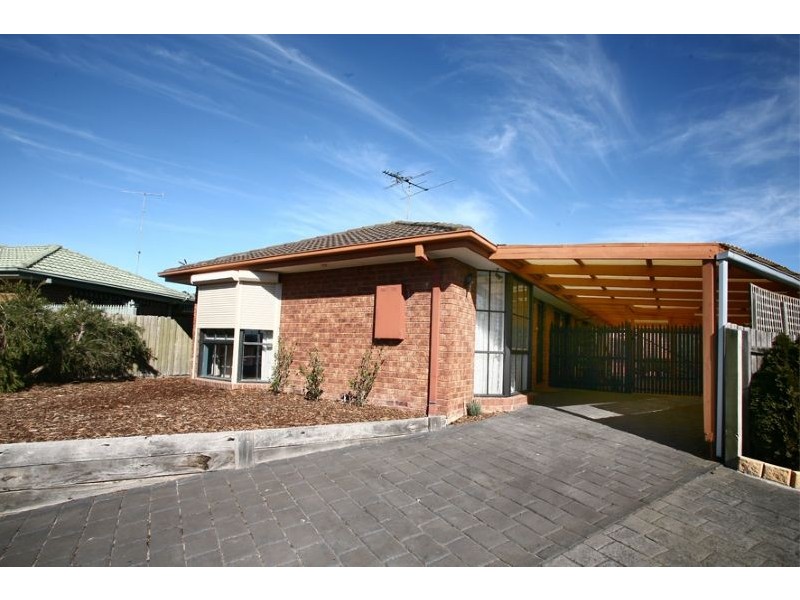 13 Isaac Edey Place, Hampton Park VIC 3976