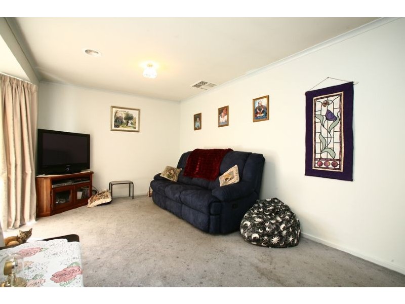 13 Isaac Edey Place, Hampton Park VIC 3976