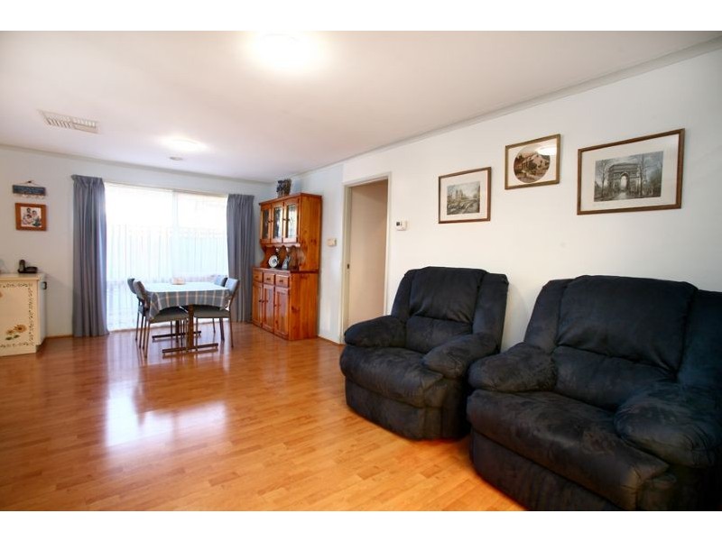 13 Isaac Edey Place, Hampton Park VIC 3976