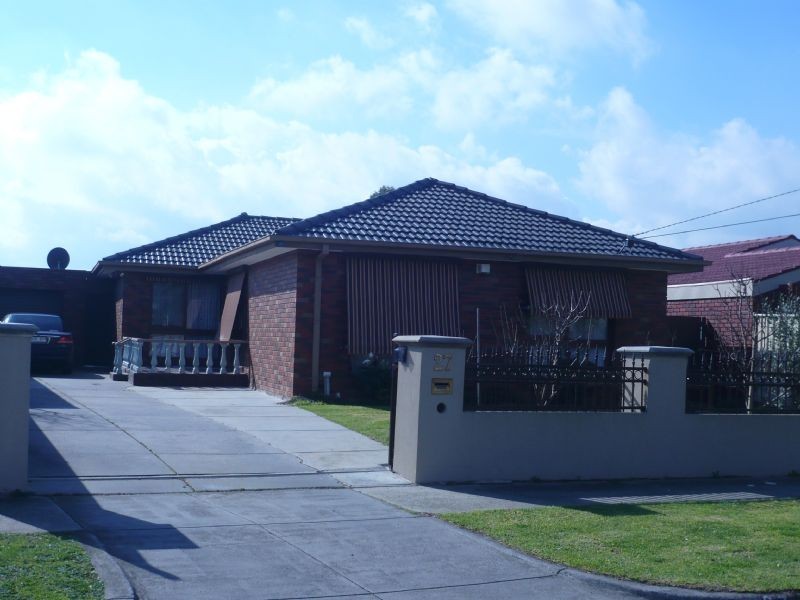 27 Gerard Street, Dandenong VIC 3175