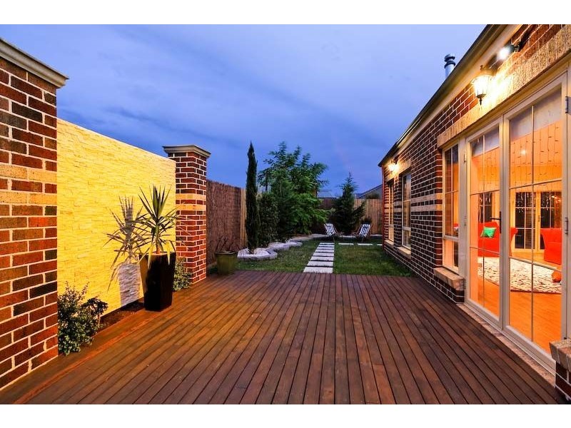 14 Henning Avenue, Lynbrook VIC 3975