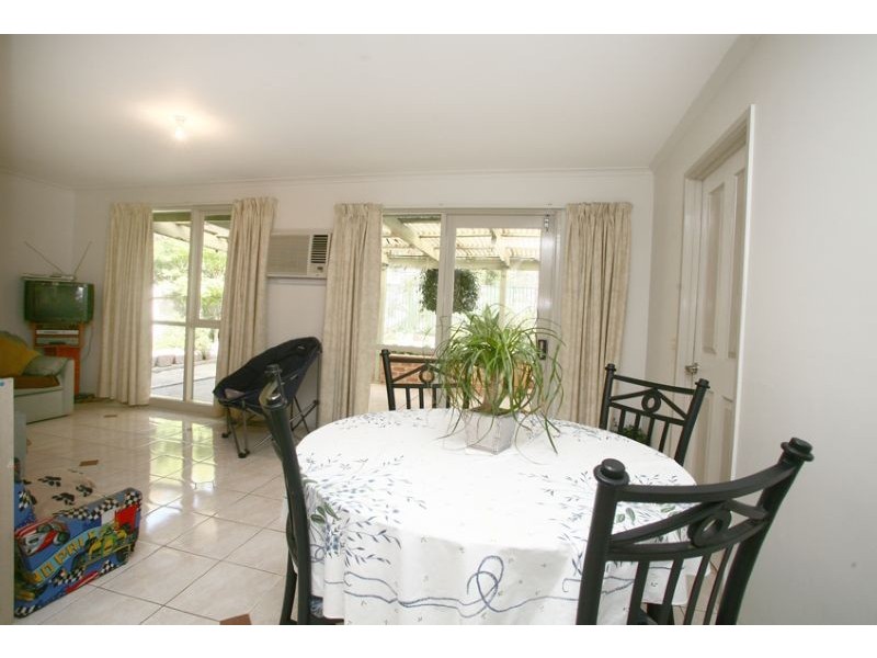 22 Edeys Run, Hampton Park VIC 3976