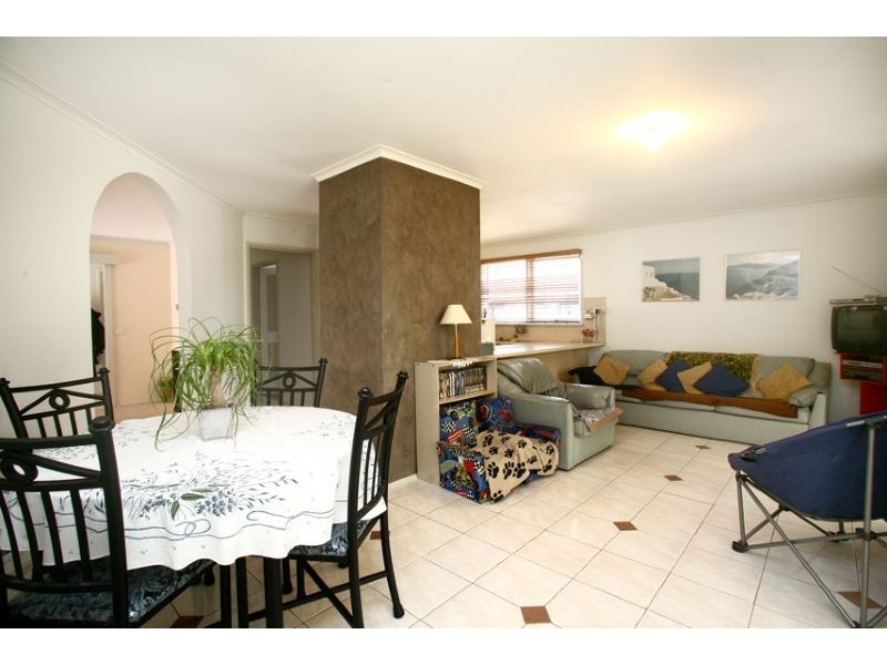 22 Edeys Run, Hampton Park VIC 3976
