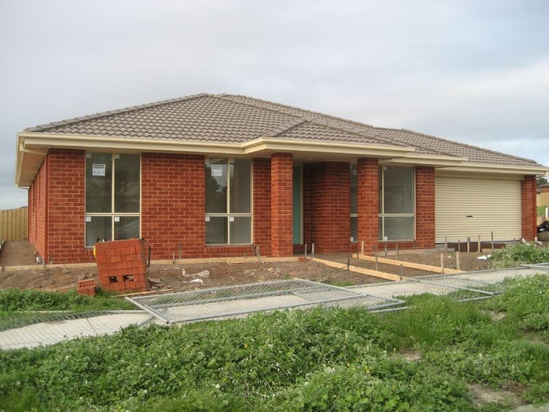 19 Central Road, Hampton Park VIC 3976