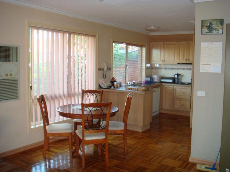 2/6 Kensington Close, Hampton Park VIC 3976