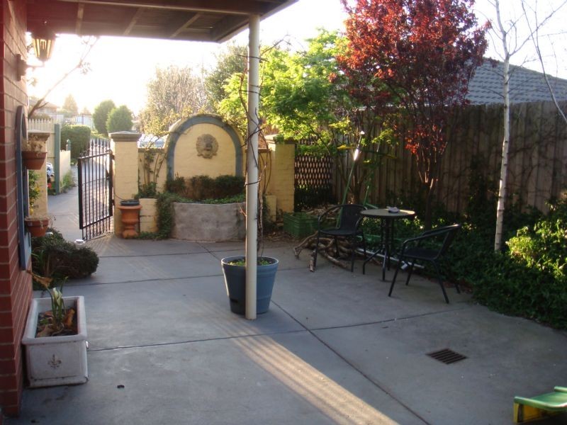 2/6 Kensington Close, Hampton Park VIC 3976