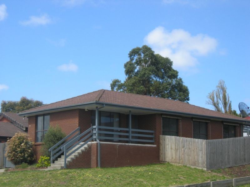 44 Willow Drive, Hampton Park VIC 3976