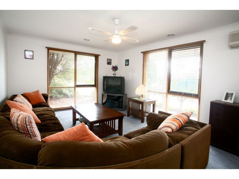 10 Bradley Ct, Hampton Park VIC 3976