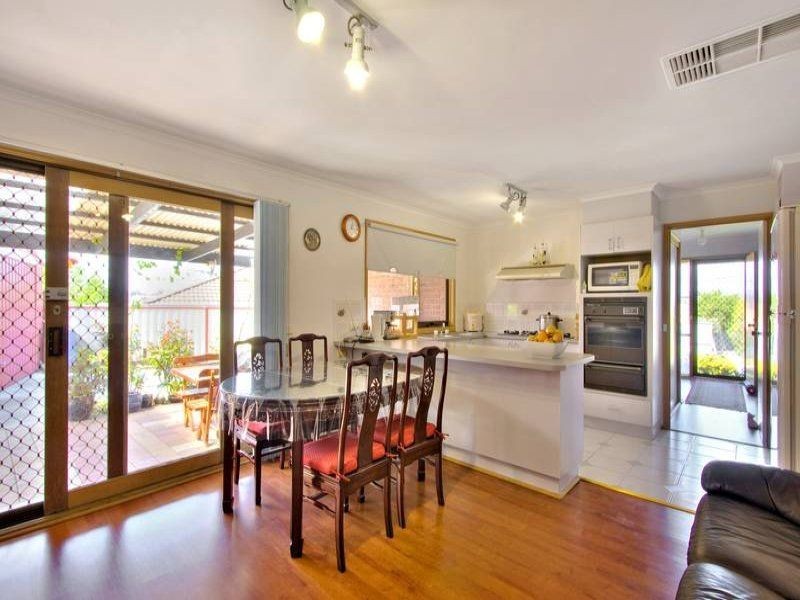 4 Gleneadie Close, Hampton Park VIC 3976