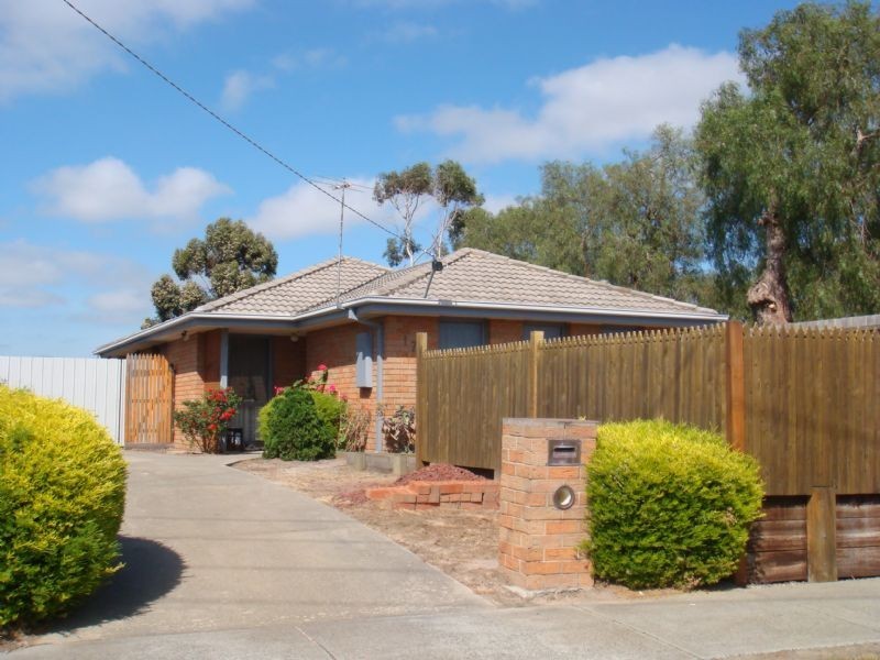 17 Michelle Drive, Hampton Park VIC 3976