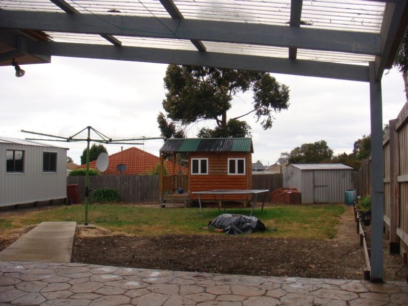 17 Michelle Drive, Hampton Park VIC 3976