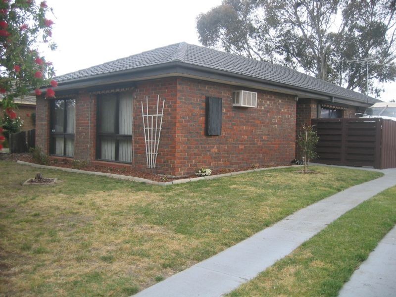 40 Millswyn Ave, Hampton Park VIC 3976