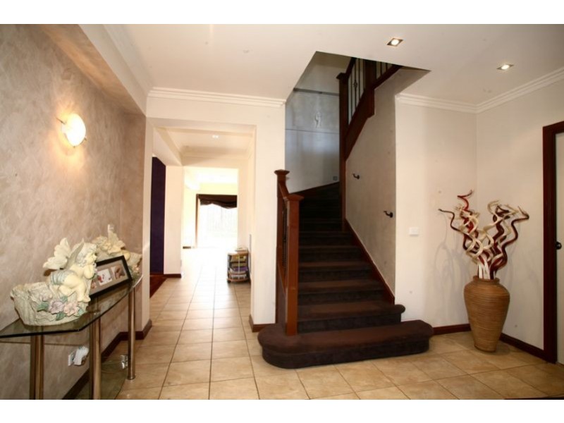 2 Caversham Terrace, Lynbrook VIC 3975