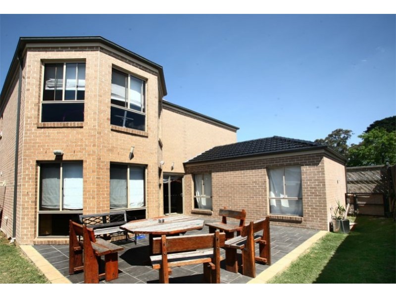 2 Caversham Terrace, Lynbrook VIC 3975