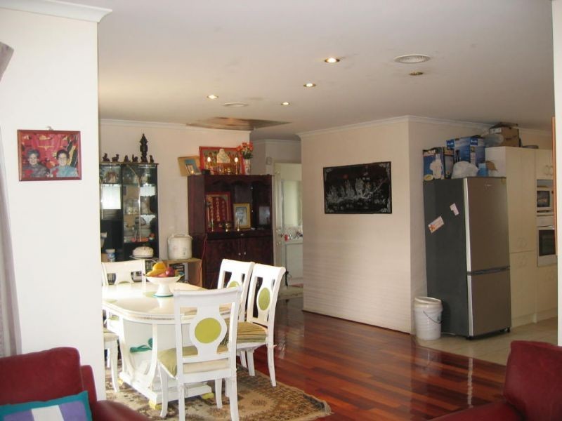 2 NUZLA COURT, Hampton Park VIC 3976