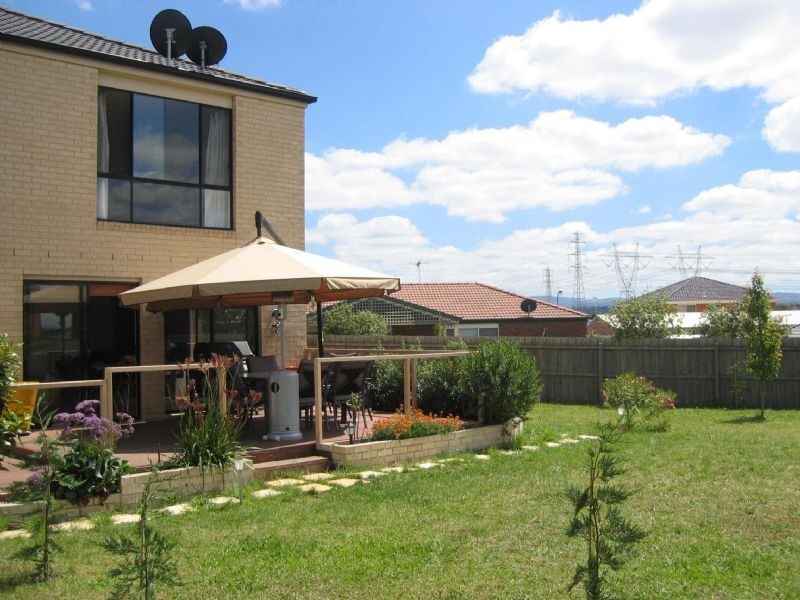 33 Arrino Crescent, Hallam VIC 3803