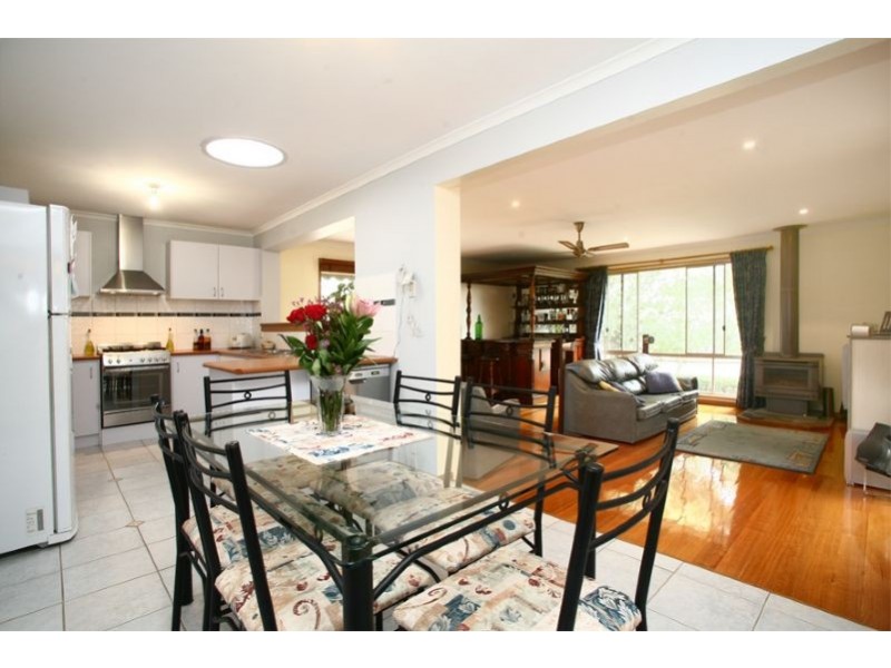 38 Lesley Drive, Hampton Park VIC 3976