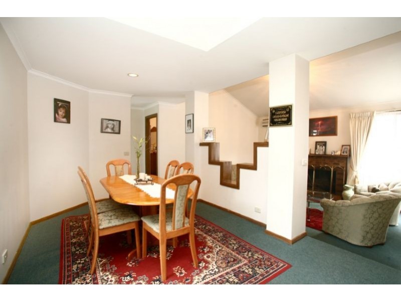 5 Hinrichsen Drive, Hallam VIC 3803