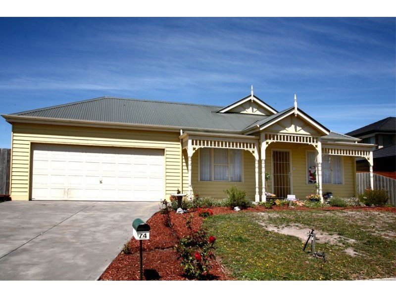 74 Paterson Drive, Lynbrook VIC 3975