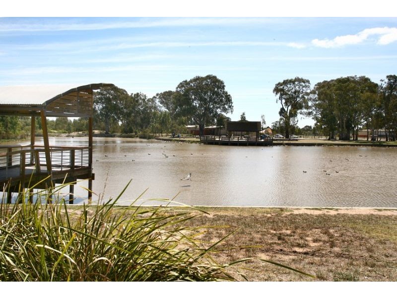 74 Paterson Drive, Lynbrook VIC 3975