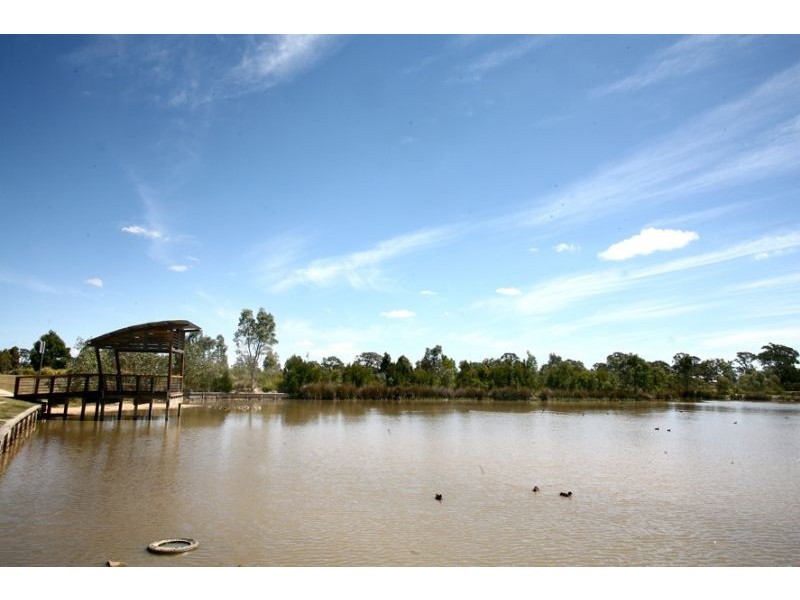 74 Paterson Drive, Lynbrook VIC 3975