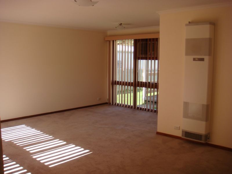 43 Leopold Crescent, Hampton Park VIC 3976