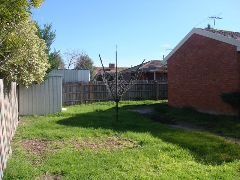 43 Leopold Crescent, Hampton Park VIC 3976