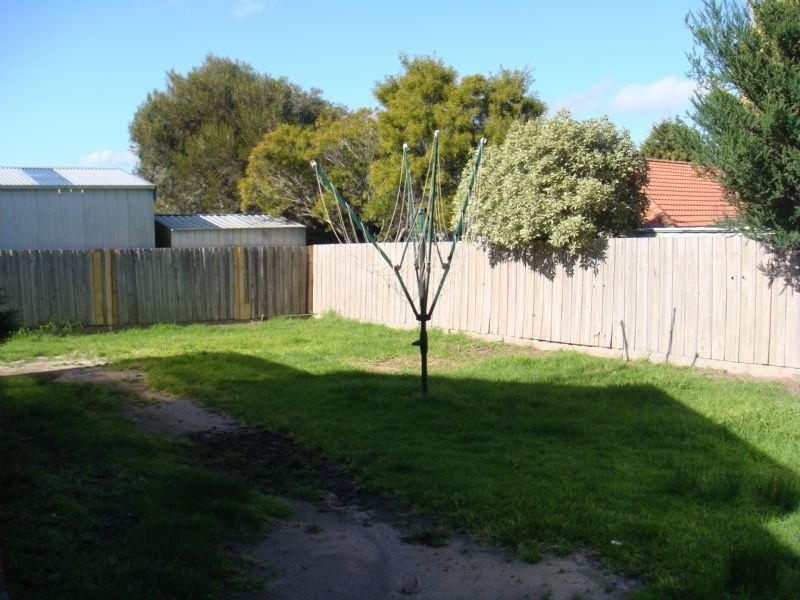 43 Leopold Crescent, Hampton Park VIC 3976