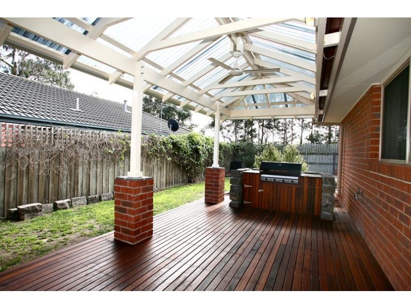 21 Dutton Close, Lynbrook VIC 3975