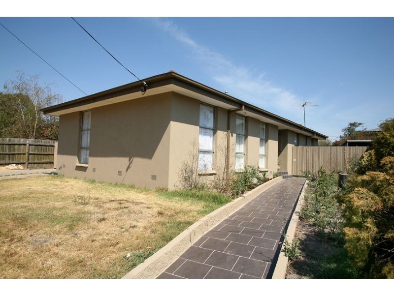 1/90 Pound Road, Hampton Park VIC 3976