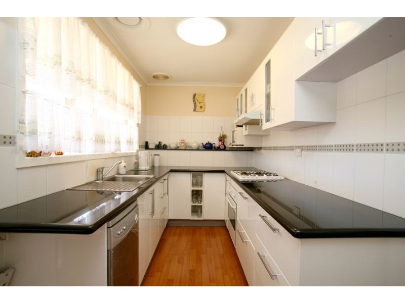 1/90 Pound Road, Hampton Park VIC 3976