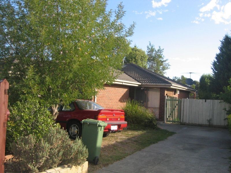 128 Warana Drive, Hampton Park VIC 3976