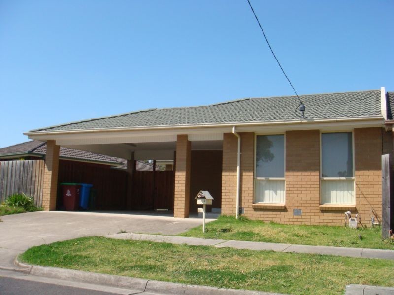 2/20 Robjant street, Hampton Park VIC 3976